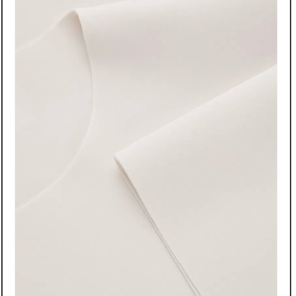 Beautiful Cos off-white oversized scuba shirt - Picture 4 of 4